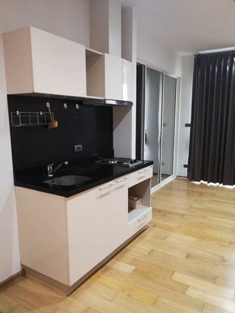 ฟิวส์-สาทร-ตากสิน-คอนโด-ชั้น-23-หน้าลิฟท์-ห้องหันทางทิศใต้-วิวแม่น้ำเจ้าพระยา-พร้อมอยู่