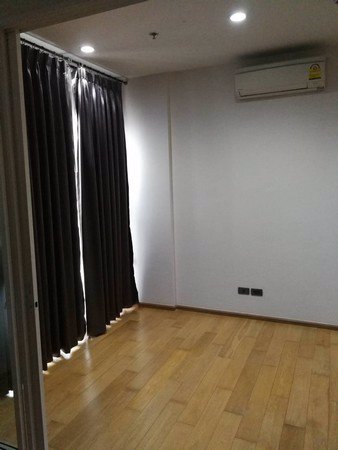 ฟิวส์-สาทร-ตากสิน-คอนโด-ชั้น-23-หน้าลิฟท์-ห้องหันทางทิศใต้-วิวแม่น้ำเจ้าพระยา-พร้อมอยู่