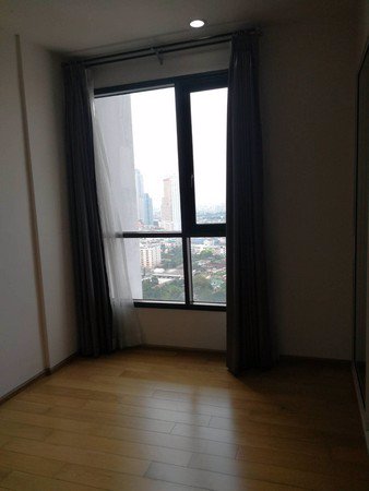 ฟิวส์-สาทร-ตากสิน-คอนโด-ชั้น-23-หน้าลิฟท์-ห้องหันทางทิศใต้-วิวแม่น้ำเจ้าพระยา-พร้อมอยู่