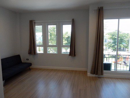 ขายบ้านแฝด-2-ชั้น-หมู่บ้านมิกซ์-ทวิน-ถนน-9-กิโล-จชลบุรี-ใกล้โรบินสันศรีราชา