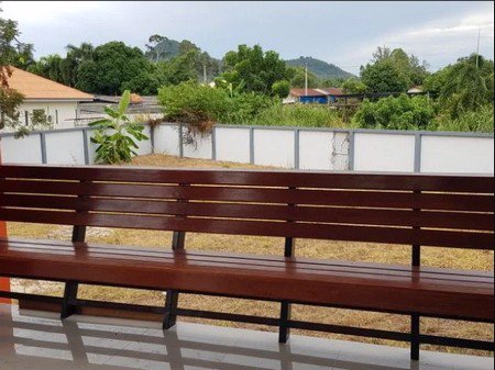 บ้านเดี่ยว-2-ชั้นครึ่งพร้อมที่ดิน-ใกล้สนามบินอู่ตะเภาและมอเตอร์เวย์-มือ-1-พร้อมอยู่