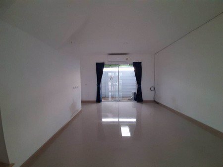 ให้เช่า-ทาวเฮ้าส์-เจ-ซิตี้-โครงการติดตลาดบางบัวทอง-ขนาด18-ตรว-3นอน-เดินทางสะดวก