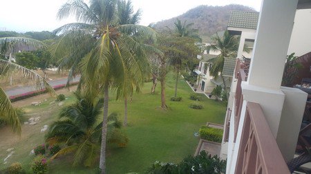 ขายด่วน-คอนโดในสนามกอล์ฟปาล์มฮิลส์-วิวทะเล-วิวภูเขา-ใกล้สนามบินหัวหิน