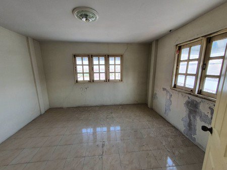 ขายตึกแถว-3-ชั้น-หน้าหมู่บ้านสิวารัตน์-5-สามพราน-นครปฐม-ห้องหัวมุม-ค้าขายดี