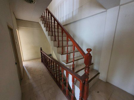 ขายตึกแถว-3-ชั้น-หน้าหมู่บ้านสิวารัตน์-5-สามพราน-นครปฐม-ห้องหัวมุม-ค้าขายดี