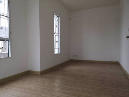 ทาวน์เฮ้าส์-พฤกษาวิลล์49ศรีนครินทร์-เทพารักษ์2ชั้น3นอน2น้ำพร้อมอยู่จสมุทรปราการ