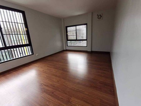 บ้านเดี่ยว2ชั้น-หลังมุม-โครงการบ้านสราญ-อยู่กลางเมือง-แม่กลอง