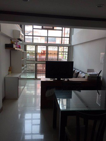 ทาวน์โฮม-3ชั้น-ทรงทันสมัย-บรรยากาศหมู่บ้านแบบรีสอร์ท