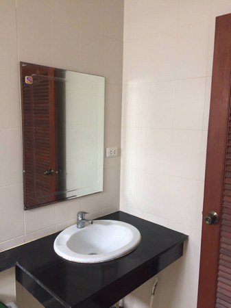 ทาวน์โฮม-3ชั้น-ทรงทันสมัย-บรรยากาศหมู่บ้านแบบรีสอร์ท