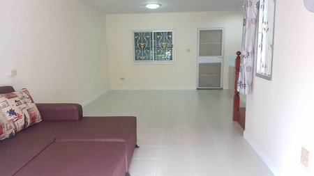 ขายทาวน์โฮมหลังใหญ่-สไตล์โมเดิร์น-หมู่บ้านนิรันดร์วิลล์-10-บางพลี-สมุทรปราการ