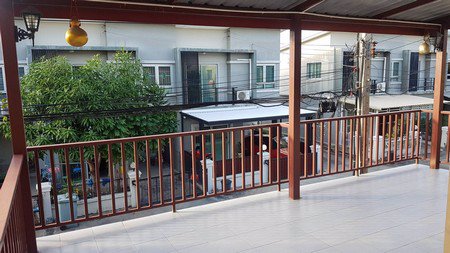 ขายทาวน์โฮมหลังใหญ่-สไตล์โมเดิร์น-หมู่บ้านนิรันดร์วิลล์-10-บางพลี-สมุทรปราการ