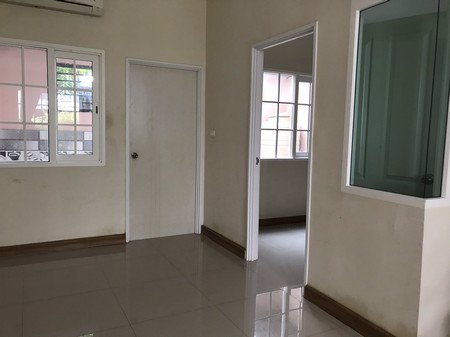 ทาวน์โฮม-สไตล์อังกฤษ-โกลเด้น-ทาวน์-รามอินทรา-คู้บอน-พร้อมอยู่-ใกล้ห้างแฟชั่นไอส์แลนด์