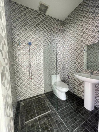 ขายบ้านใหม่-อยู่ใกล้เมืองเชียงใหม่-8-กิโลเมตร-ใช้สระว่ายน้ำฟรี-1-ปี