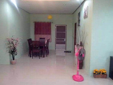 ขายบ้านหลังใหญ่พร้อมที่ดิน-อยู่ติดถนนทางหลวงอุดร-กุดจับ-มีเนื้อที่-1-ไร่-2-งาน