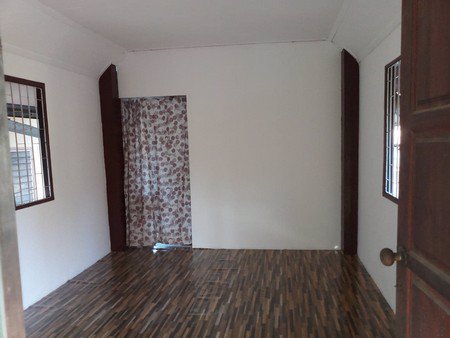 ขายที่ดินพร้อมบ้านสวนสองหลัง-เนื้อที่-148-ตารางเมตร-แปลงหัวมุม