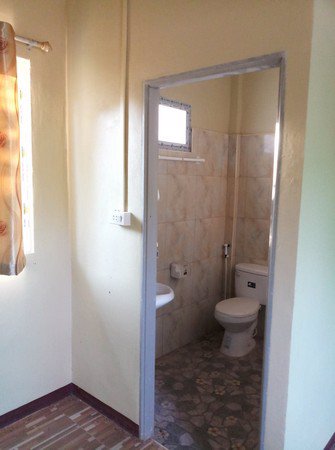 ขายที่ดินพร้อมบ้านสวนสองหลัง-เนื้อที่-148-ตารางเมตร-แปลงหัวมุม