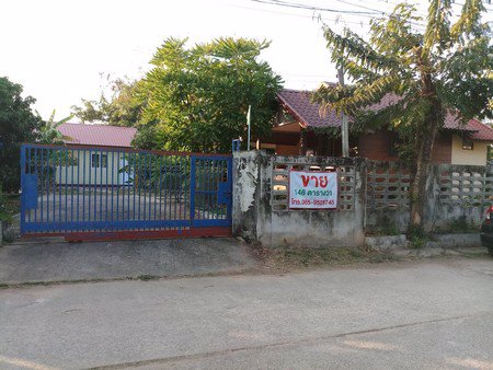 ขายที่ดินพร้อมบ้านสวนสองหลัง-เนื้อที่-148-ตารางเมตร-แปลงหัวมุม