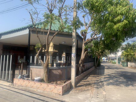 ทาวน์เฮ้าส์-หลังหัวมุม-ใกล้ชุมชน-ใจกลางเมืองชะอำ-จเพชรบุรี