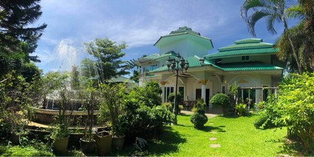 ขายบ้าน-2-หลัง-พร้อมที่ดินรวมฟอร์นิเจอร์-มีสระว่ายน้ำส่วนตัว-จังหวัดชลบุรี