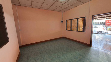 ขายทาวน์เฮาส์-รีโนเวทใหม่-นครปฐม-เพียง-7-แสนบาท