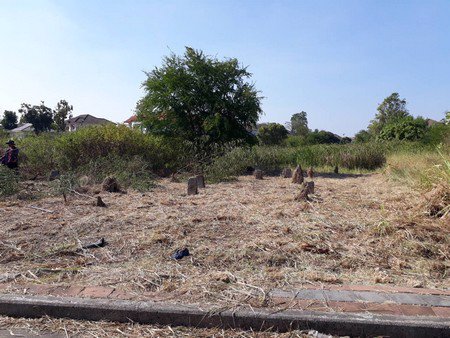 ขายที่ดินเปล่า-ติดทะเลสาบ-หมู่บ้านกฤษดานคร-30-ทำเลดี-ที่ดินสวยมาก