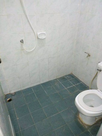 ขายทาวน์เฮ้าส์-หมู่บ้านศรีราชาธานี-พร้อมผู้เช่า-2-นอน-1-น้ำ-27-ตรว-ใกล้สถานนีรถไฟฟ้า