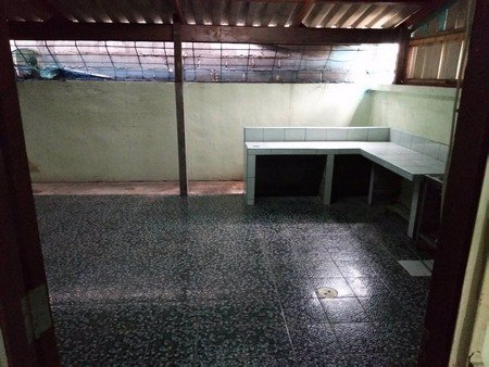 ขายทาวน์เฮ้าส์-หมู่บ้านศรีราชาธานี-พร้อมผู้เช่า-2-นอน-1-น้ำ-27-ตรว-ใกล้สถานนีรถไฟฟ้า