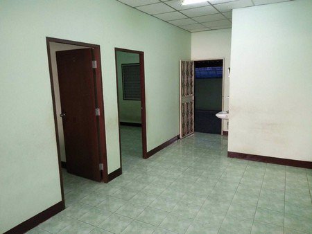 ขายทาวน์เฮ้าส์-หมู่บ้านศรีราชาธานี-พร้อมผู้เช่า-2-นอน-1-น้ำ-27-ตรว-ใกล้สถานนีรถไฟฟ้า