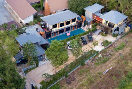 ขายบ้านพักกึ่งรีสอร์ท-เนื้อที่-1-ไร่-31-ตารางวา-ติดลำตะคอง-รายล้อมด้วยภูเขา