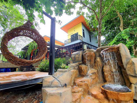 ขายบ้านพักกึ่งรีสอร์ท-เนื้อที่-1-ไร่-31-ตารางวา-ติดลำตะคอง-รายล้อมด้วยภูเขา