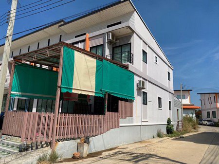 ขายอาคารพาณิชย์-2-ชั้น-อยู่หลังริมสุดหัวมุม-จังหวัดประจวบคีรีขันธ์