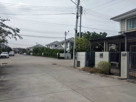 ขายบ้านพร้อมที่ดิน-หมู่บ้านแกรนด์วัลเลย์-เนื้อที่-504-ตารางวา