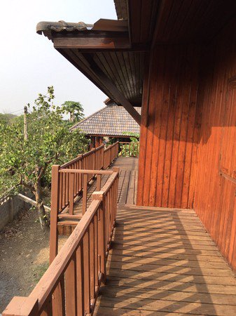 ขายบ้านไม้สักมีโฉนด-อเมือง-จลำปาง-จำนวน-3-หลัง