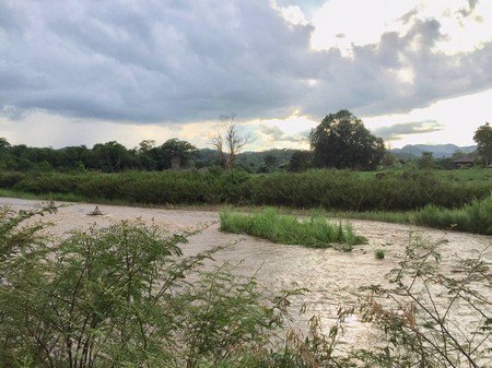 ขายที่ดินใกล้แหล่งท่องเที่ยวสะพานซูตองเป้-ติดแม่น้ำปาย-บรรยากาศธรรมชาติ