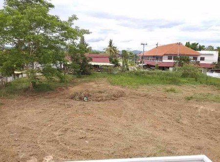 ขายที่ดินสวย-พร้อมปลูกบ้าน-ติดถนนซอยหลัก-ใกล้เทศบาลสันนาเม็ง-เชียงใหม่