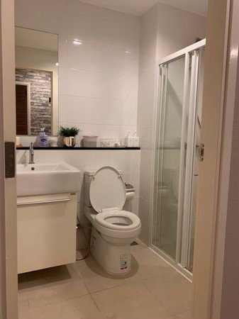 คอนโดให้เช่า-ห้องใหม่มาก-พร้อมอยู่-ห้องมุม-ย่านใจกลางเมือง