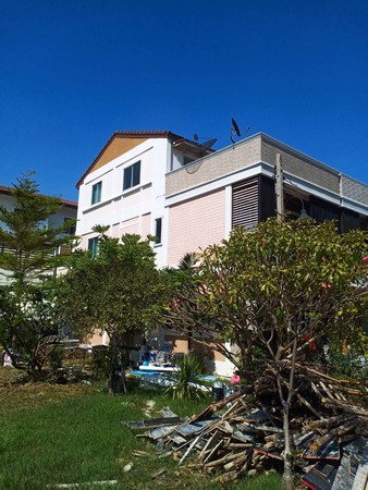 ขายทาวน์โฮม-3-ชั้น-หมู่บ้านประชาสุข-เลค-แอนด์-มอลล์-อยู่หลัง-big-c-พระราม-2