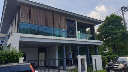 ขายบ้านเดี่ยวหลังใหญ่-มบเศรษฐสิริ-พัฒนาการ-7950-ตรว