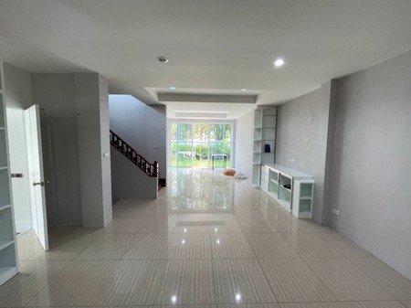 ขายบ้านเดี่ยว-2-ชั้น-หมู่บ้านปรีชา-ซร่มเกล้า-1