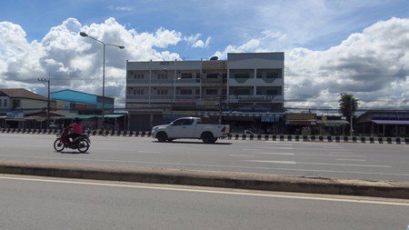 ขายอาคารพาณิชย์-3-ชั้นครึ่ง-ทำเลทอง-1-คูหา-ติดถนนเพชรเกษม-ตลาดไร่ใหม่-สามร้อยยอด