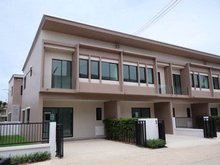 ทาวน์โฮม-โครงการแกรนดิตี้-เพชรเกษม-พุทธมณฑลสาย7-เรียบหรู-พร้อมอยู่-จนครปฐม