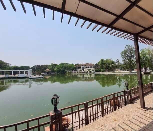 ขายด่วนบ้านเดี่ยว-2-ชั้น-หมู่บ้านมณีรินทร์-เลค-แอนด์-พาร์ค-จังหวัดปทุมธานี-ใกล้ห้าแยกปากเกร็ด