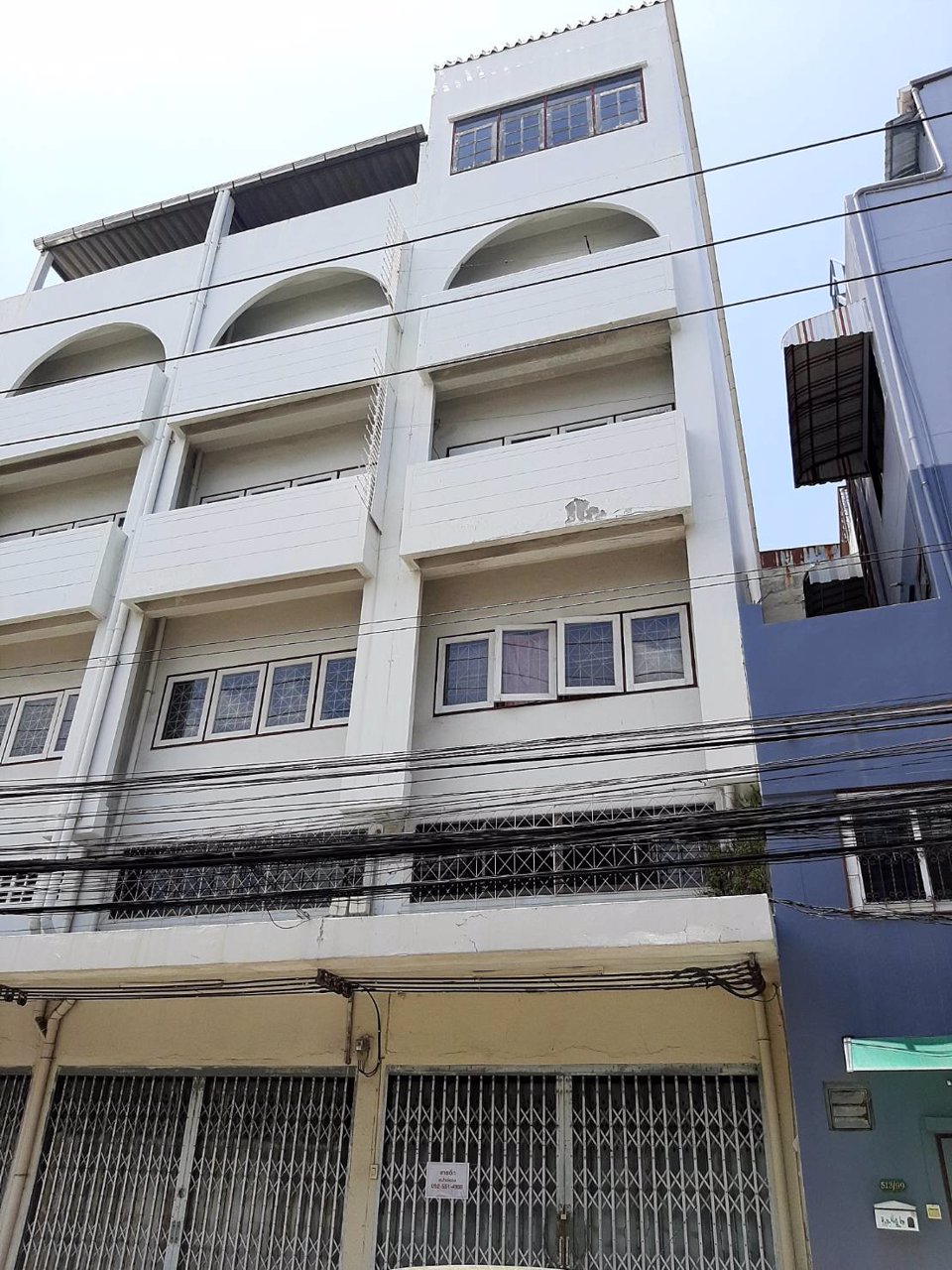 ขายอาคารพาณิชย์-4-ชั้น-ทางเข้าหมู่บ้านยูนิวิลล่า-ทำเลดี-ย่านใจกลางเมือง