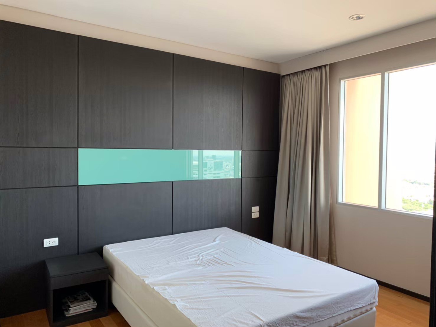 ขายด่วนคอนโดวิลล่า-สาทร-ชั้น-33-ทำเลดี-ติด-bts-กรุงธนบุรี-เฟอร์นิเจอร์ครบ