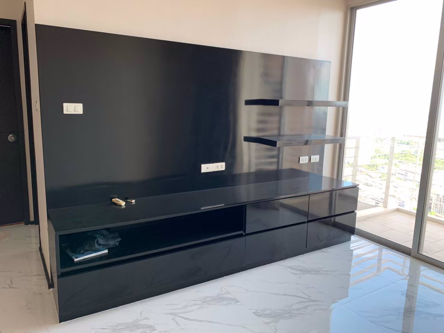 ขายด่วนคอนโดวิลล่า-สาทร-ชั้น-33-ทำเลดี-ติด-bts-กรุงธนบุรี-เฟอร์นิเจอร์ครบ