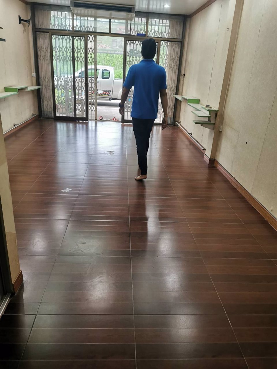 ขายอาคารพาณิชย์-3-ชั้นทำเลดี-เหมาะสำหรับทำธุรกิจหลายๆอย่างใจกลางเมือง-สุราษฎร์ธานี