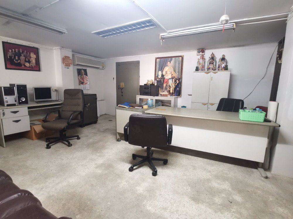 ขายอาคารพาณิชย์-3-คูหา-5-ชั้น-ทำเลดี-เหมาะสำหรับทำธุรกิจ-อำเภอเมือง-จังหวัดเพชรบูรณ์