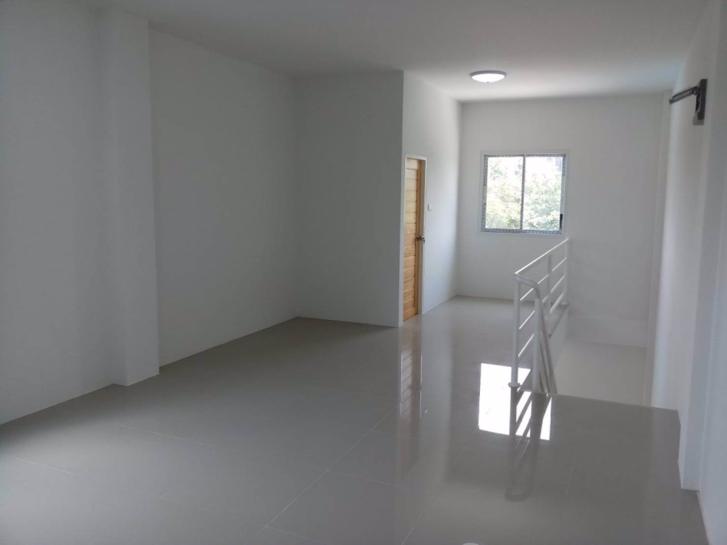 อาคารพาณิชย์-3-ชั้นครึ่ง-ติดถนนใหญ่-ทำเลทอง-เหมาะสำหรับทำธุรกิจ-หนองแขม-กรุงเทพ