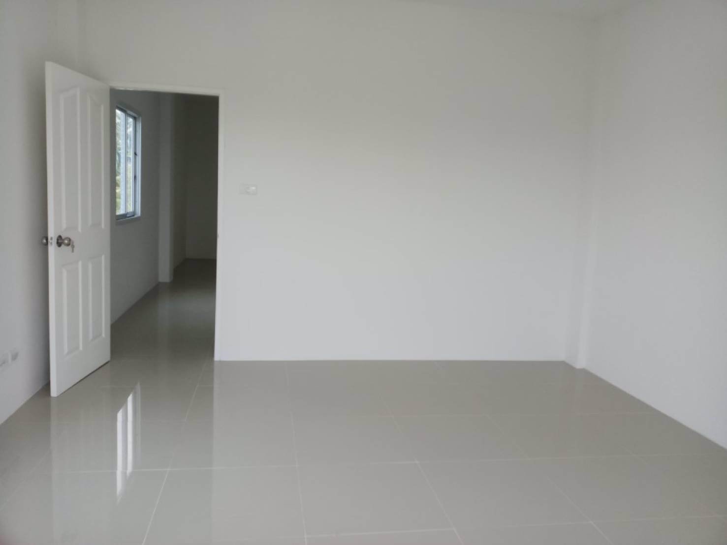 อาคารพาณิชย์-3-ชั้นครึ่ง-ติดถนนใหญ่-ทำเลทอง-เหมาะสำหรับทำธุรกิจ-หนองแขม-กรุงเทพ