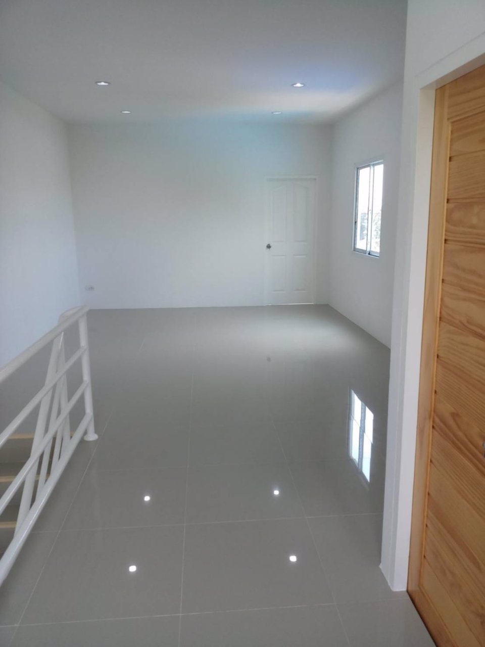 อาคารพาณิชย์-3-ชั้นครึ่ง-ติดถนนใหญ่-ทำเลทอง-เหมาะสำหรับทำธุรกิจ-หนองแขม-กรุงเทพ